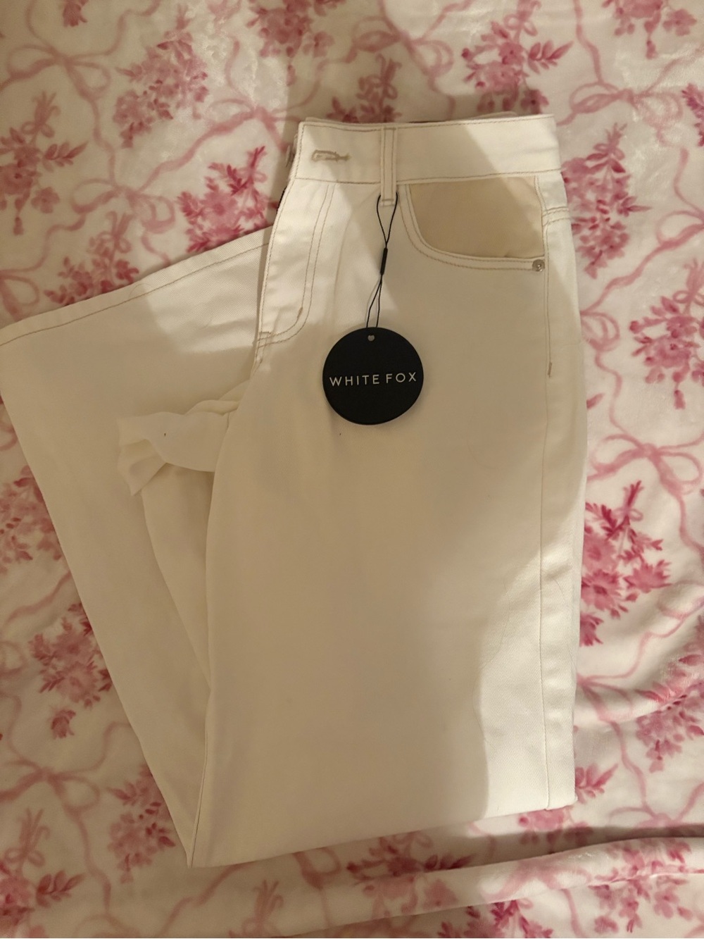 White Fox Boutique Cream Straight-Leg Jeans